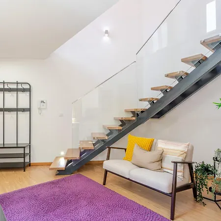 Host Wise Stylish With Garage Apartment *