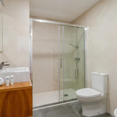 Host Wise Stylish With Garage 公寓 *