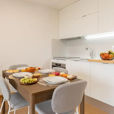 Apartment Host Wise Stylish With Garage