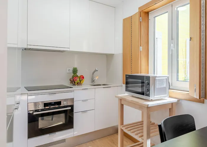 Host Wise Stylish With Garage Apartmán *