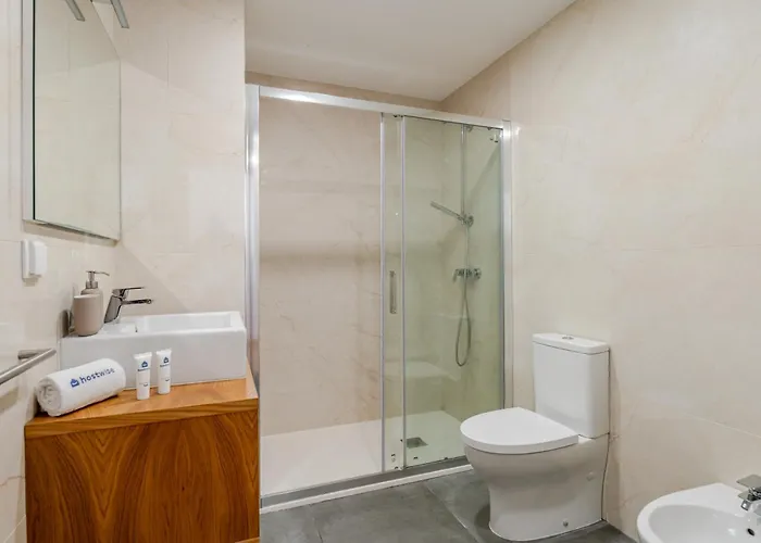 Host Wise Stylish With Garage Apartman *