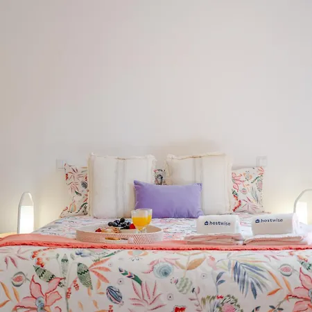 Host Wise Stylish With Garage Oporto