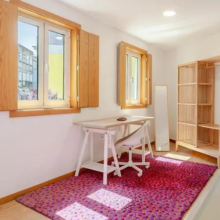 Host Wise Stylish With Garage Oporto
