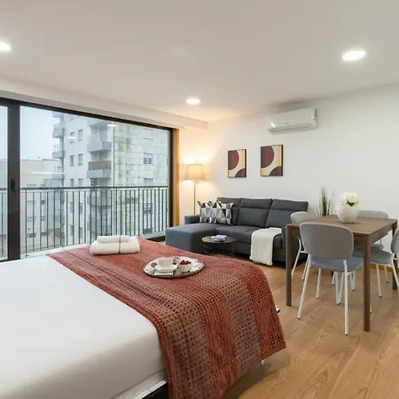 Host Wise Stylish With Garage * Oporto