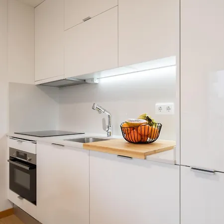Lägenhet Host Wise Stylish With Garage Oporto