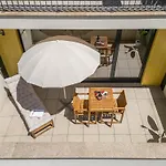 Apartment Host Wise Stylish With Garage