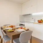 Apartment Host Wise Stylish With Garage