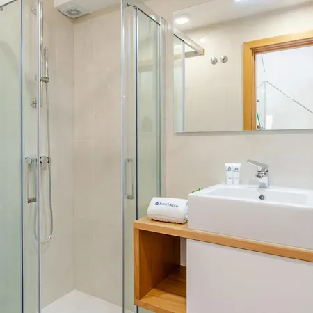 Apartamento Host Wise Stylish With Garage *