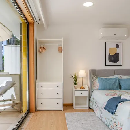 Apartamento Host Wise Stylish With Garage