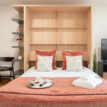 Apartamento Host Wise Stylish With Garage
